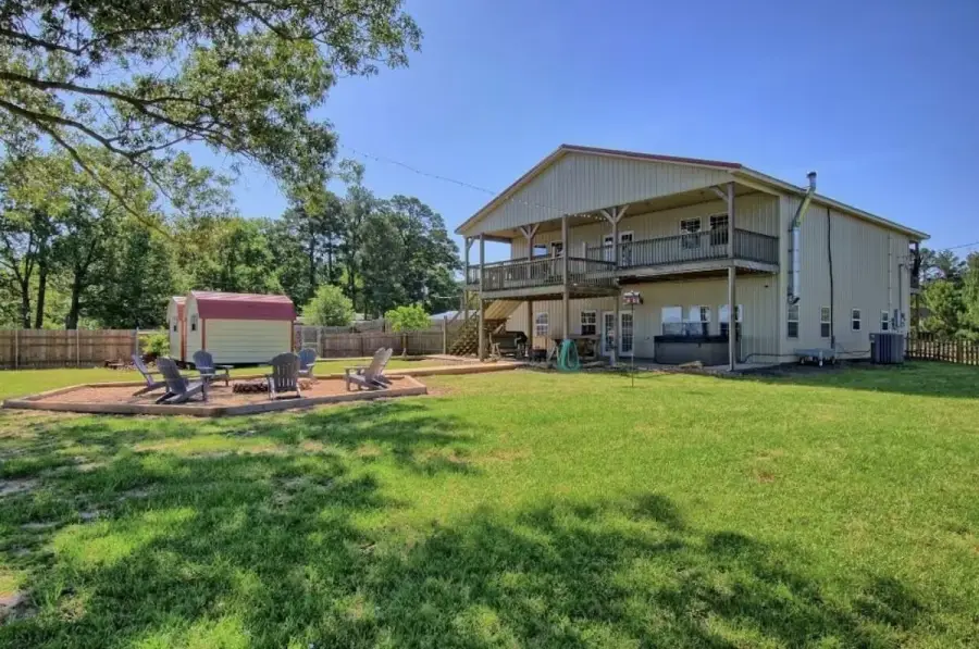 Another view of back side of Barndominium. Another view of back side of Barndominium.